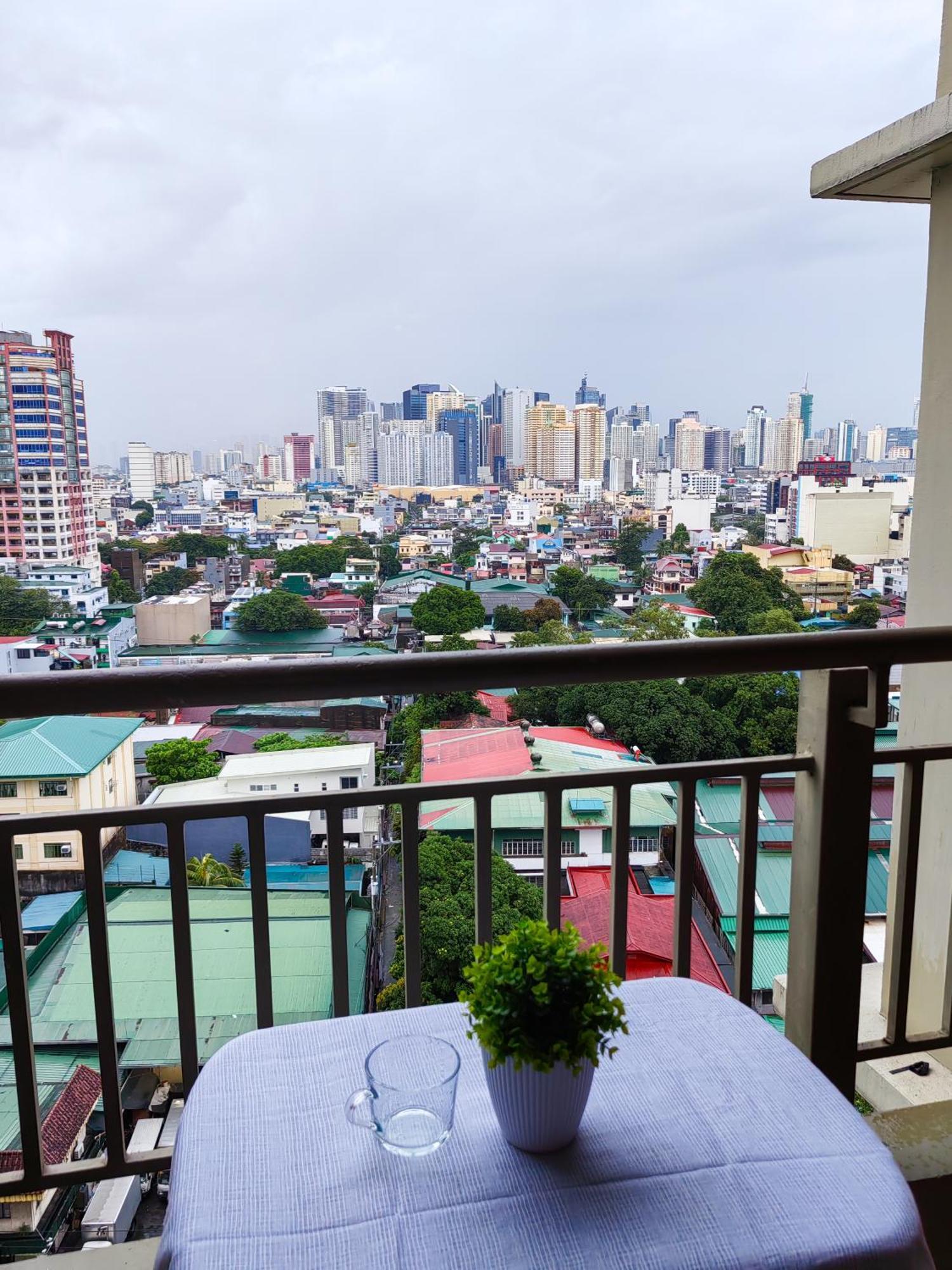 La Verti Residences Staycation Manila Exterior photo